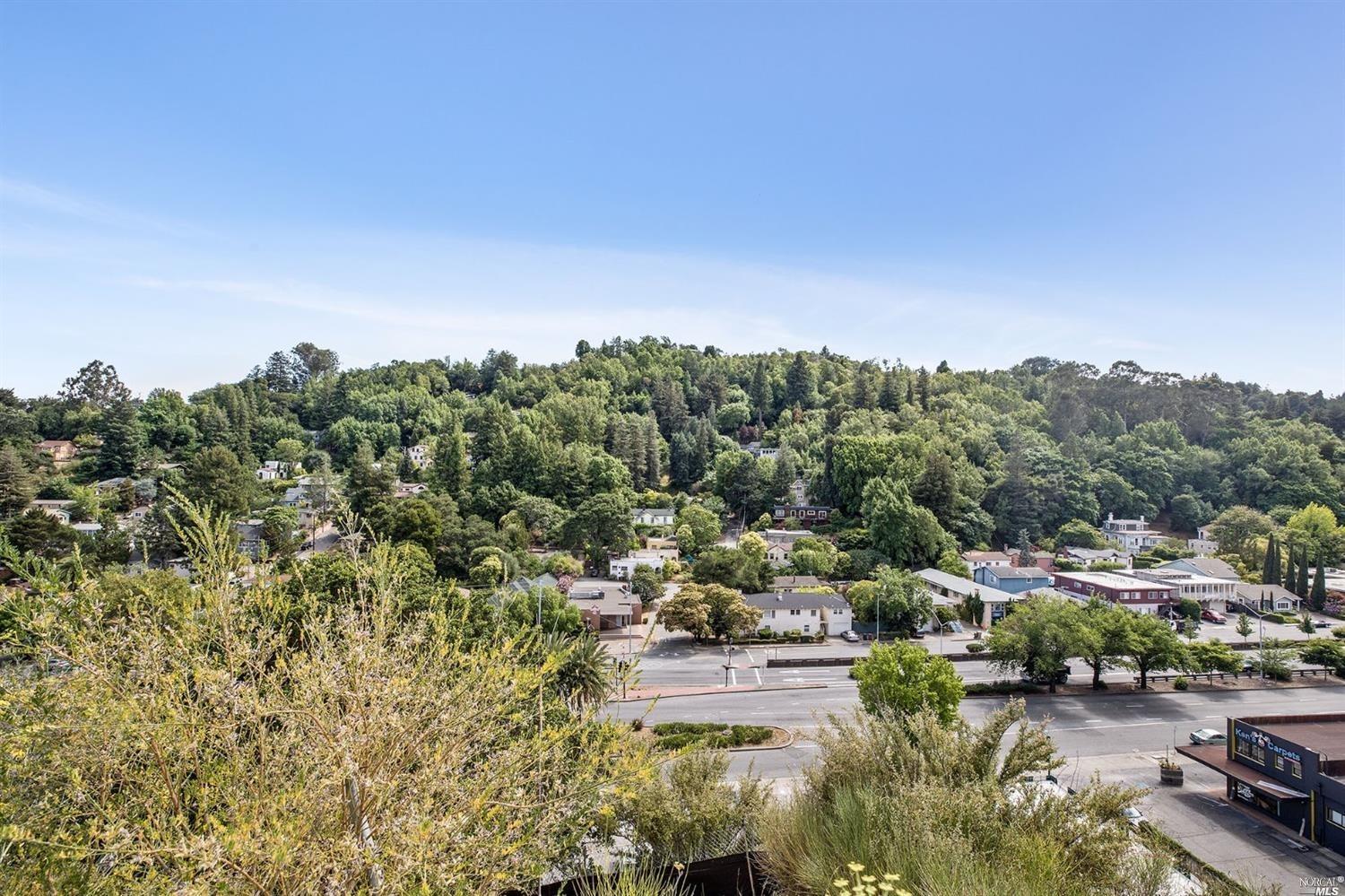 51 El Camino Avenue
