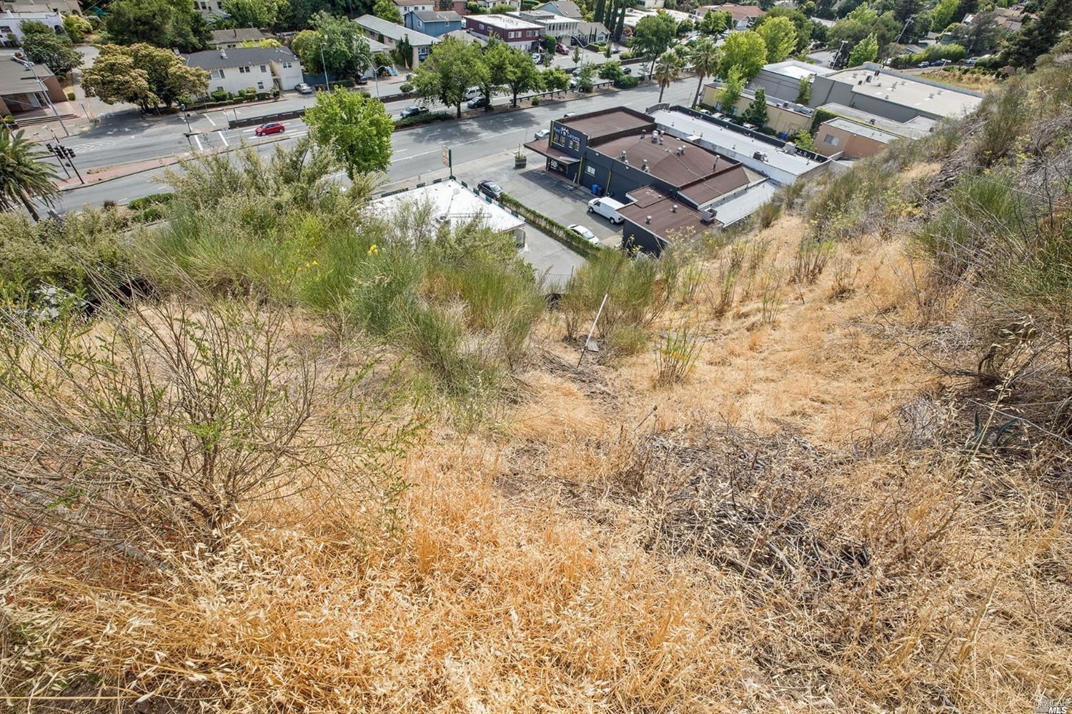 51 El Camino Avenue