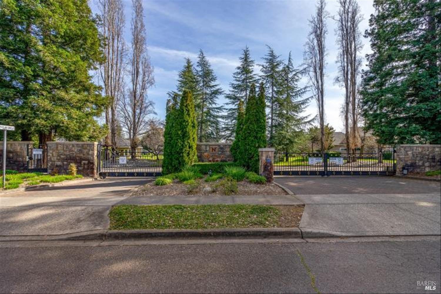 71 Valley Club Circle