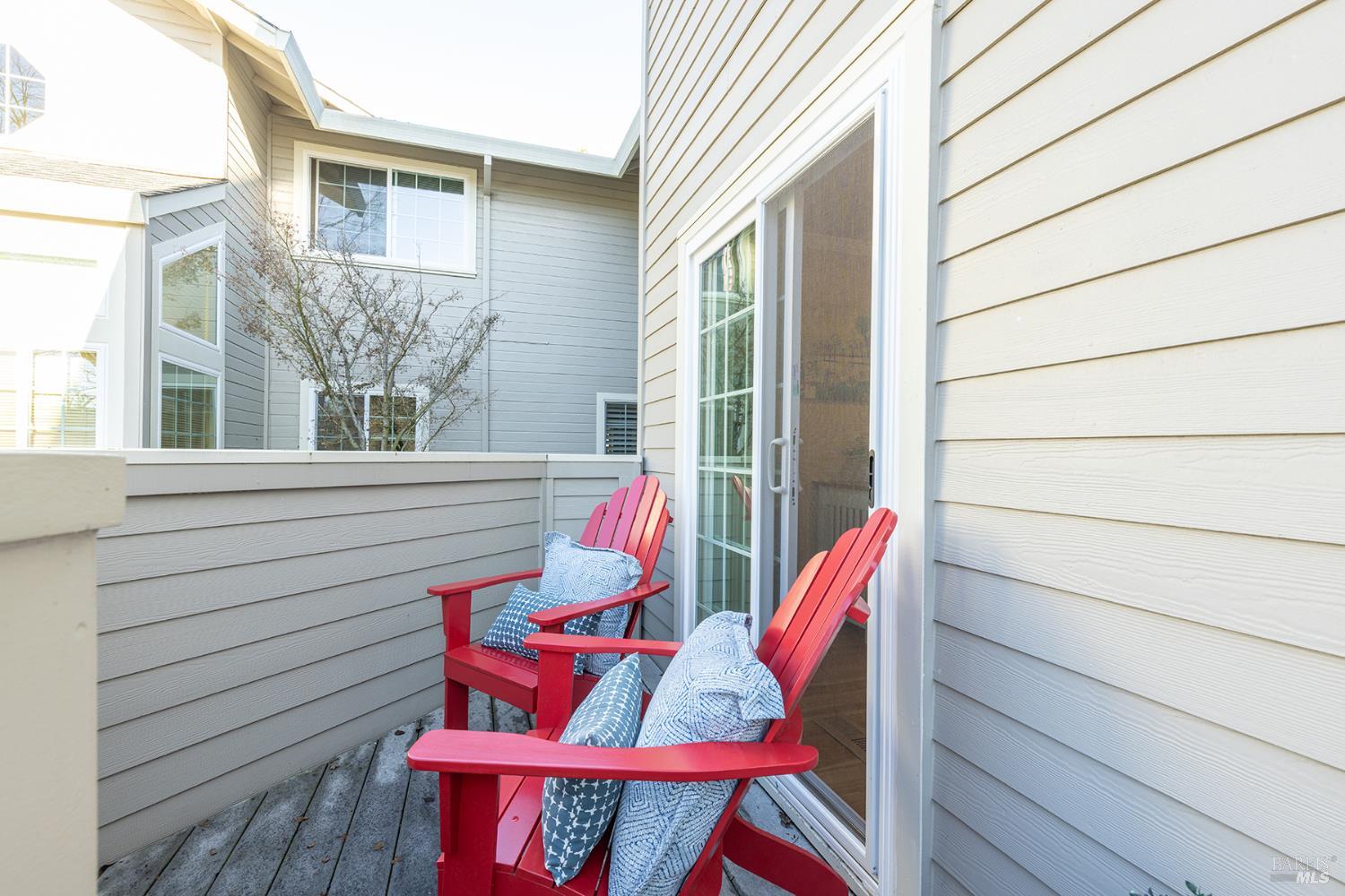 8 Valley Club Circle