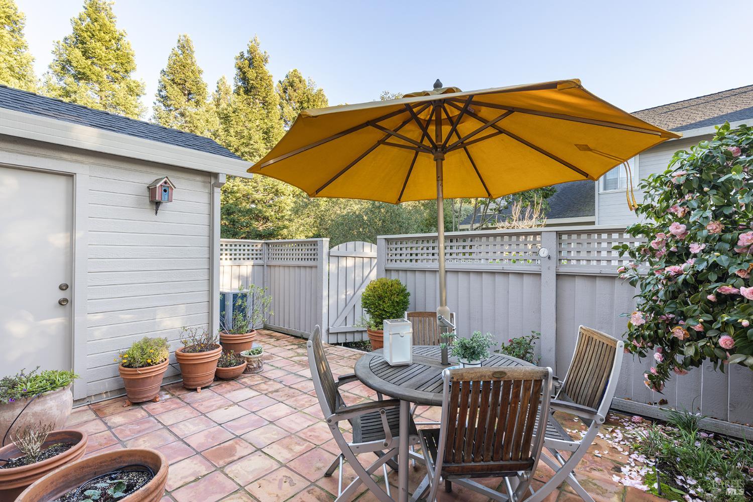 8 Valley Club Circle