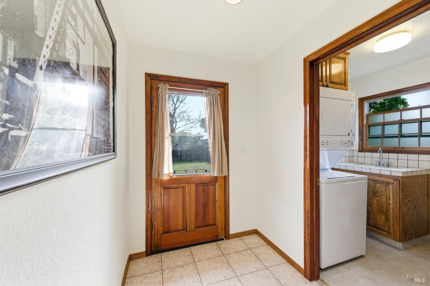 639 E 5th Street