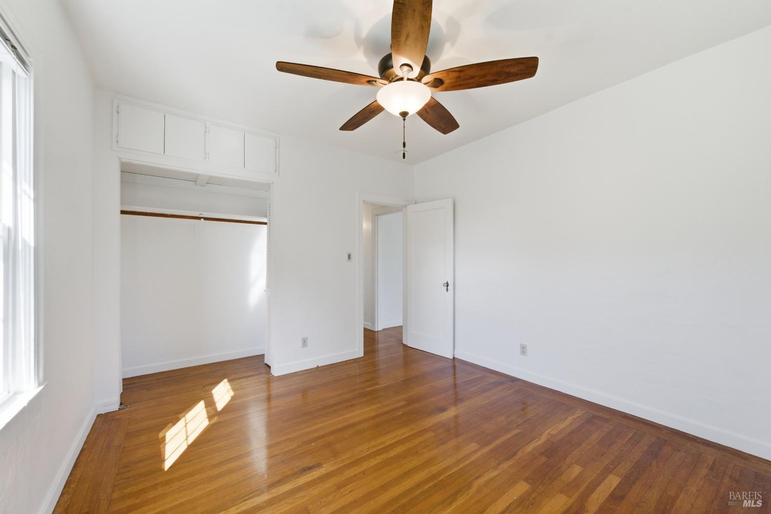 639 E 5th Street