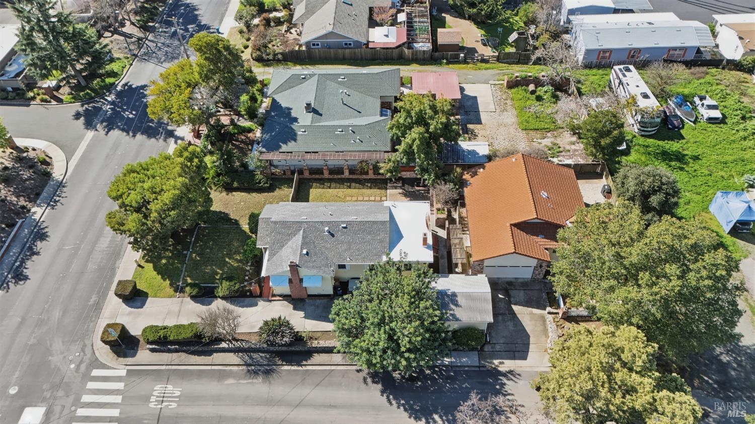 639 E 5th Street