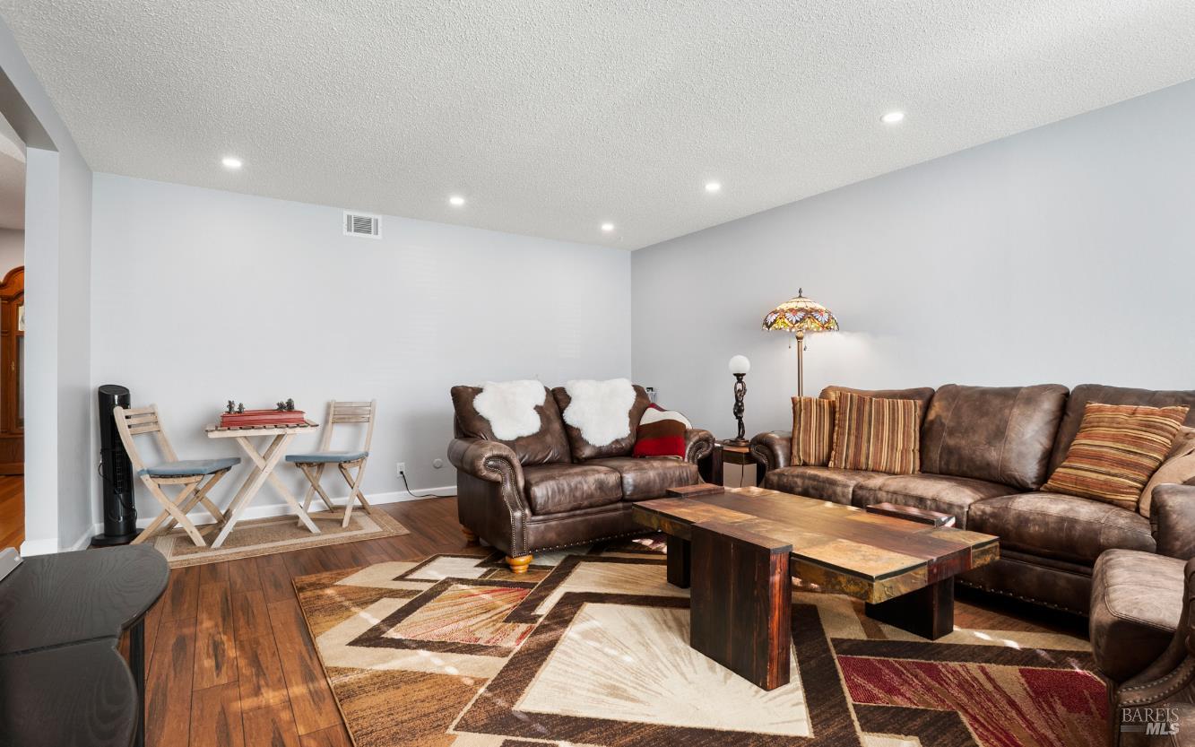 477 N Meadowview Court