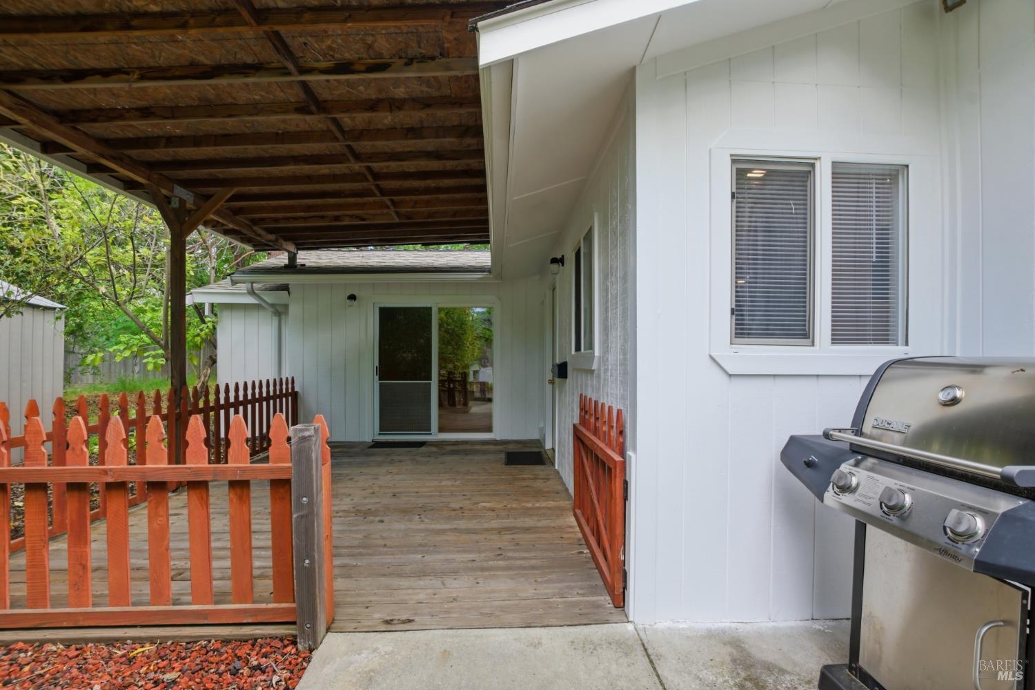 477 N Meadowview Court