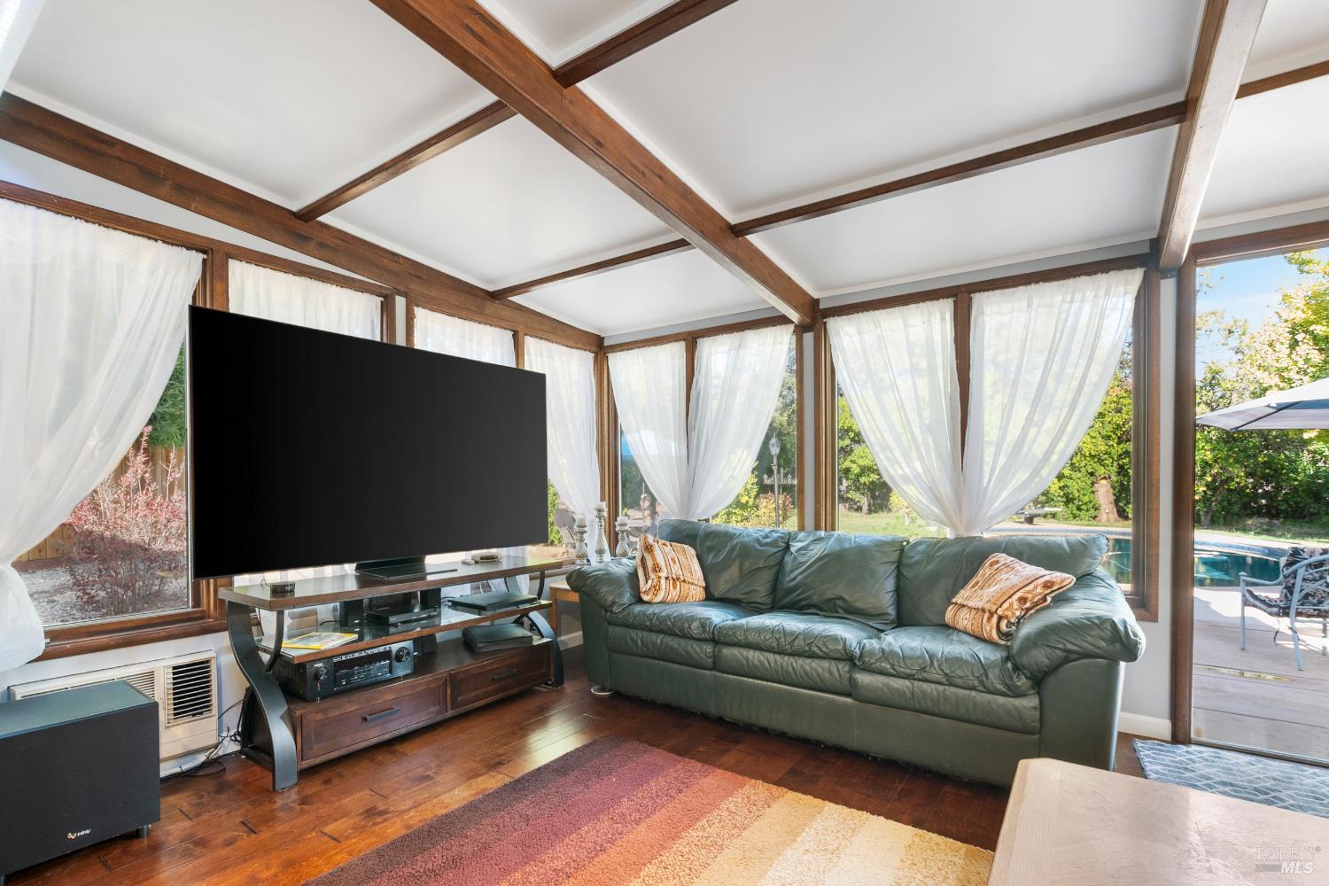 477 N Meadowview Court