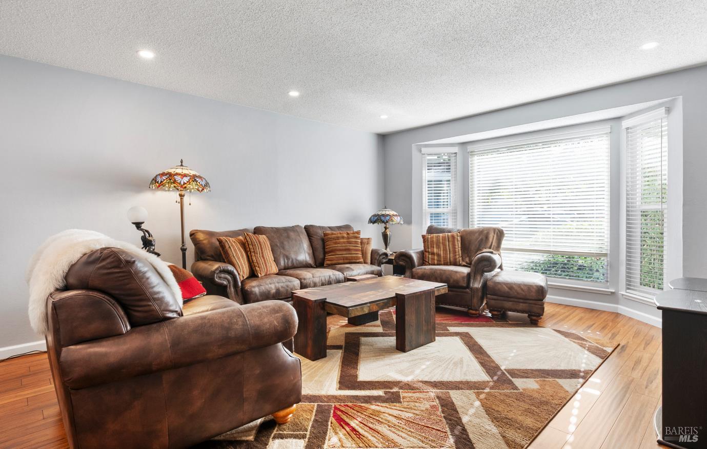 477 N Meadowview Court