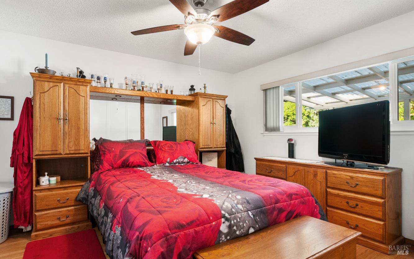 477 N Meadowview Court