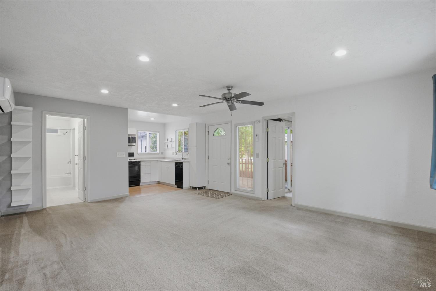 477 N Meadowview Court