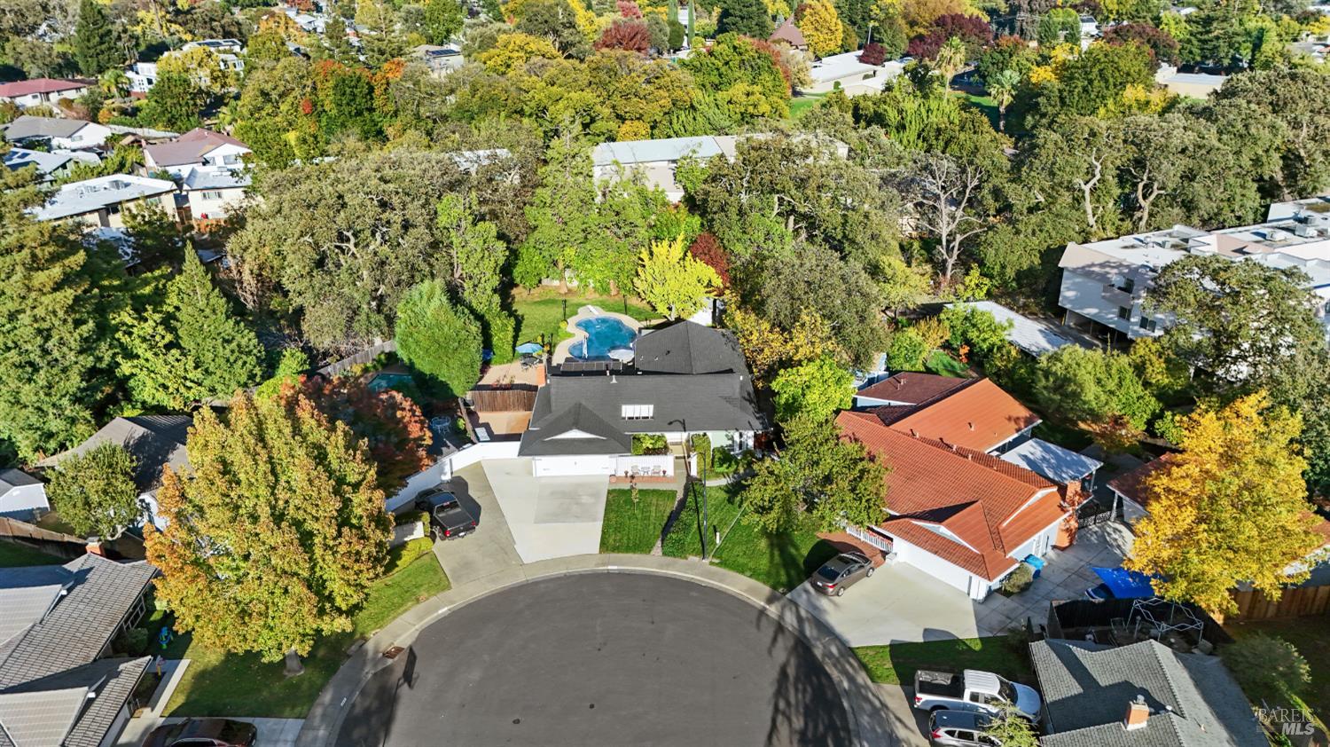 477 N Meadowview Court