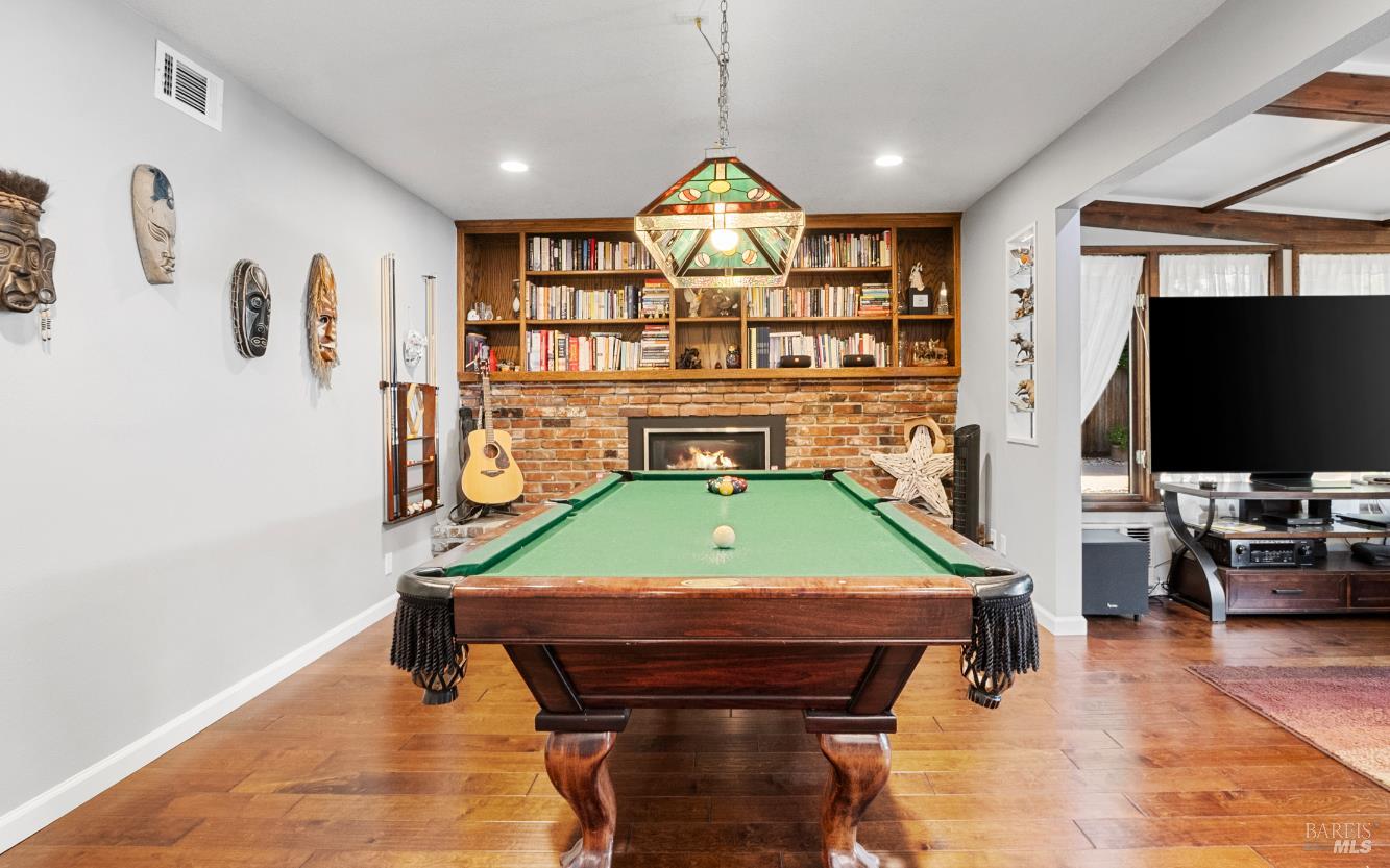 477 N Meadowview Court