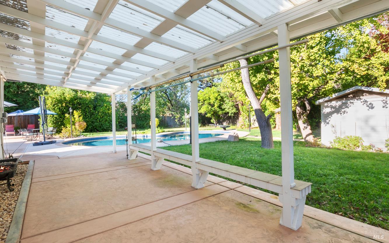 477 N Meadowview Court