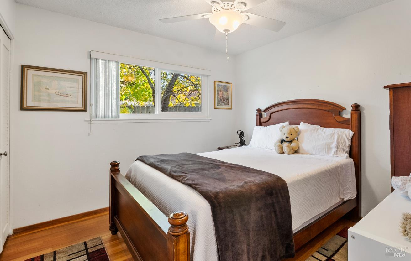 477 N Meadowview Court