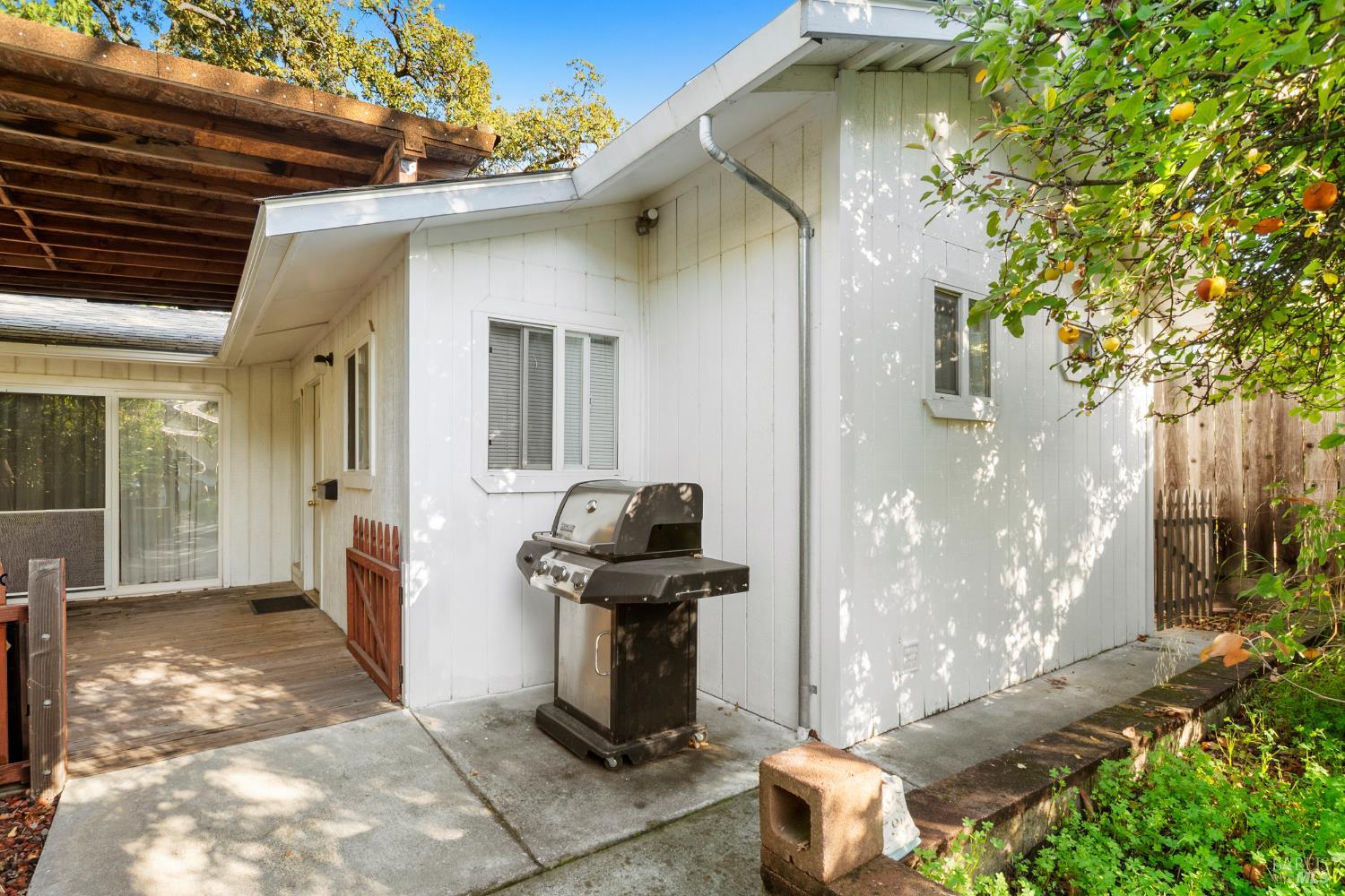 477 N Meadowview Court