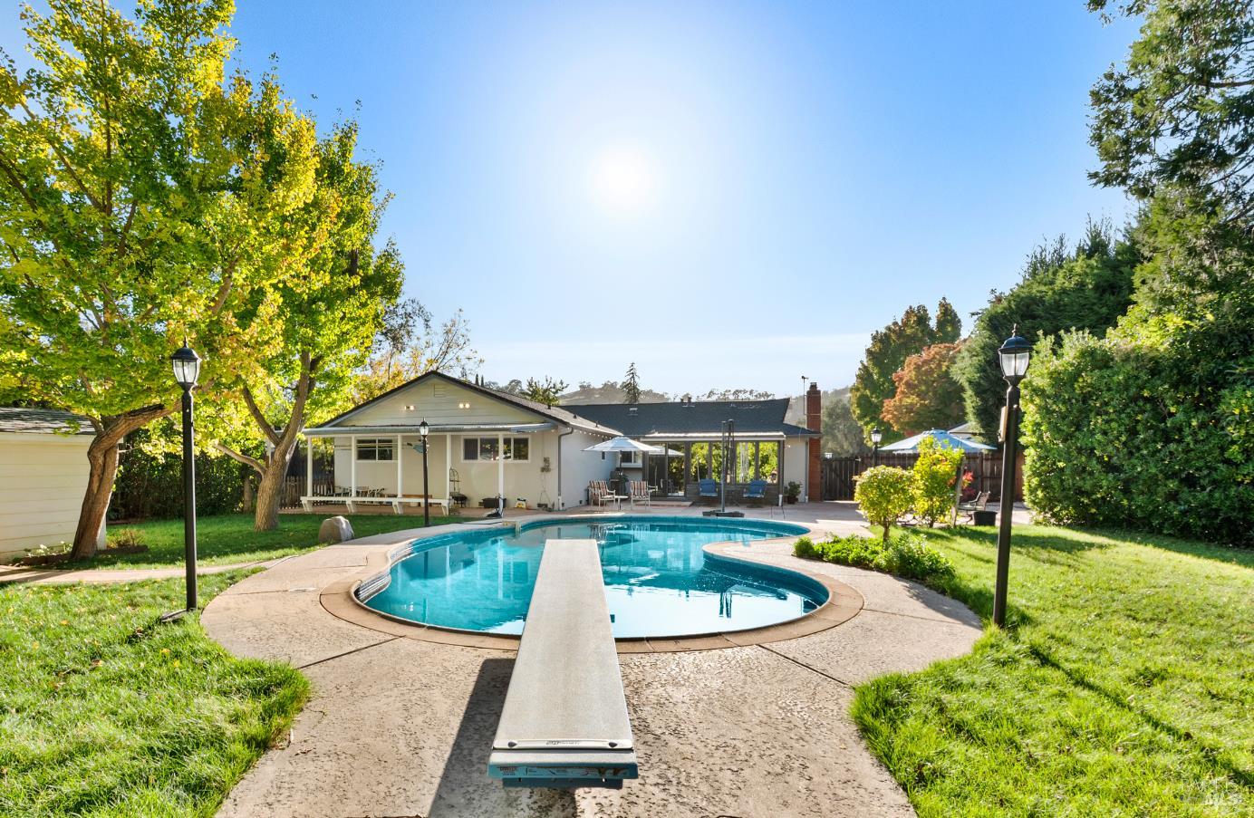 477 N Meadowview Court