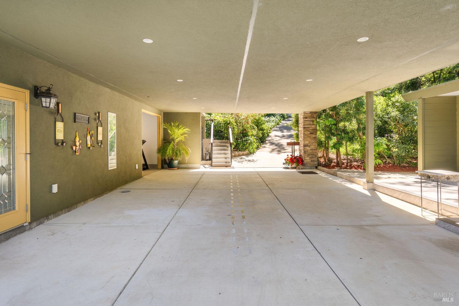 3037 Foothill Boulevard