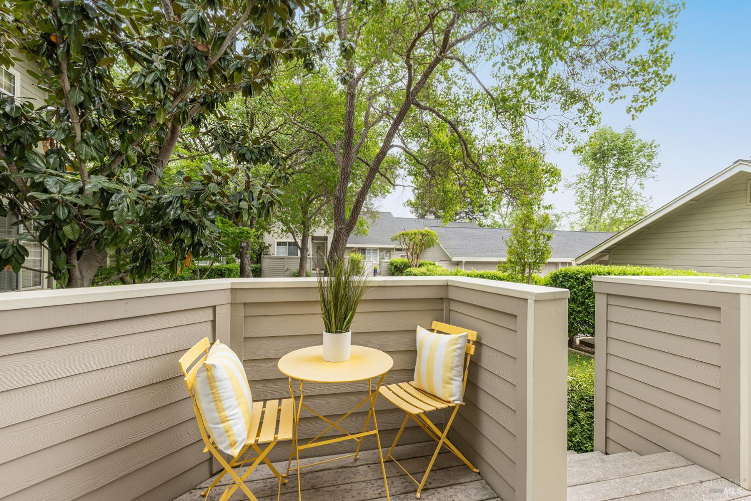 12 Valley Club Circle