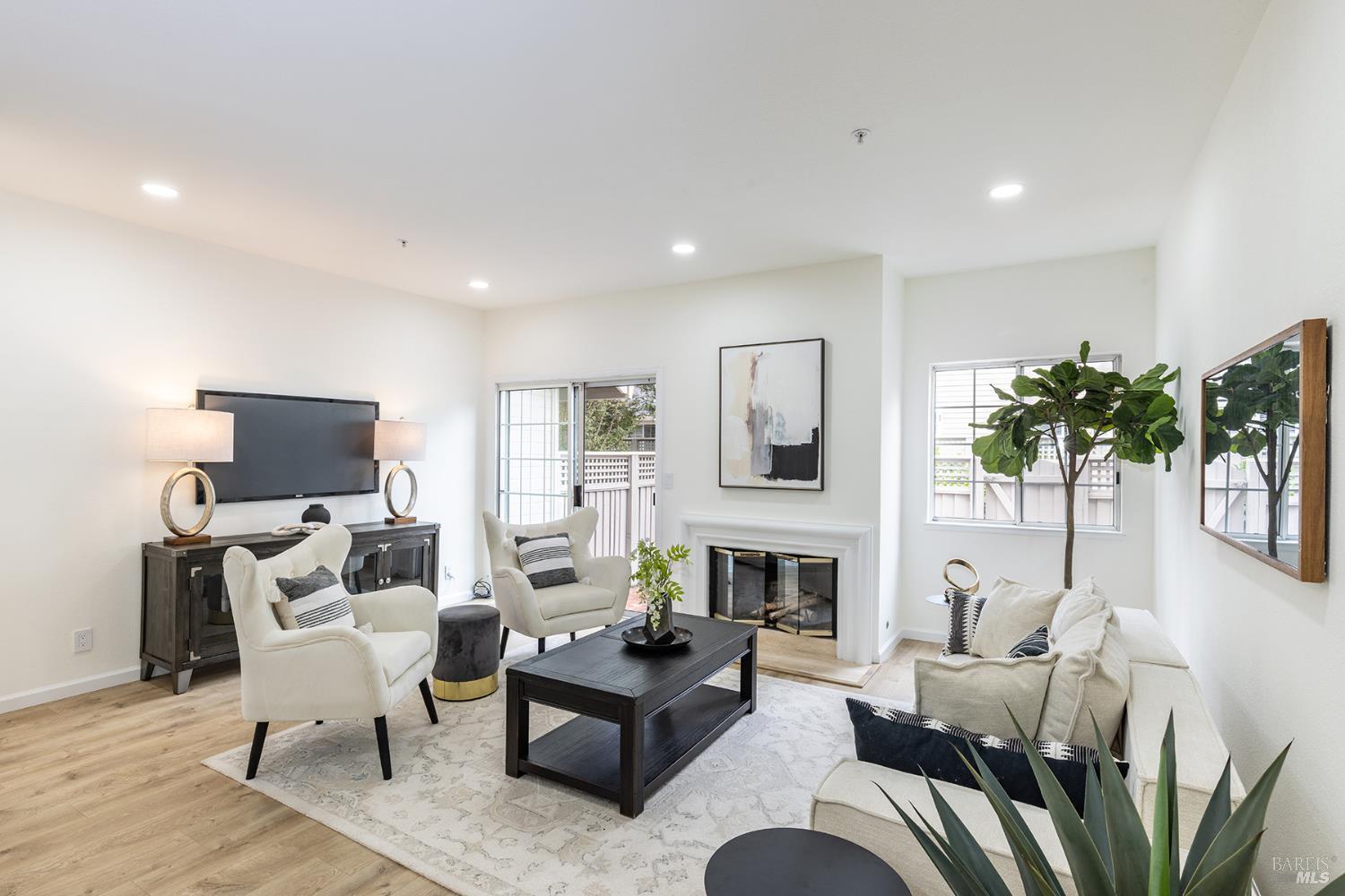 12 Valley Club Circle