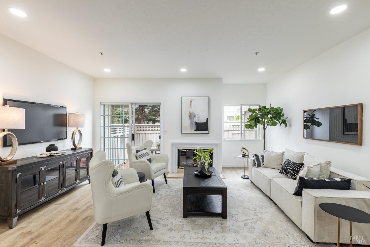 12 Valley Club Circle