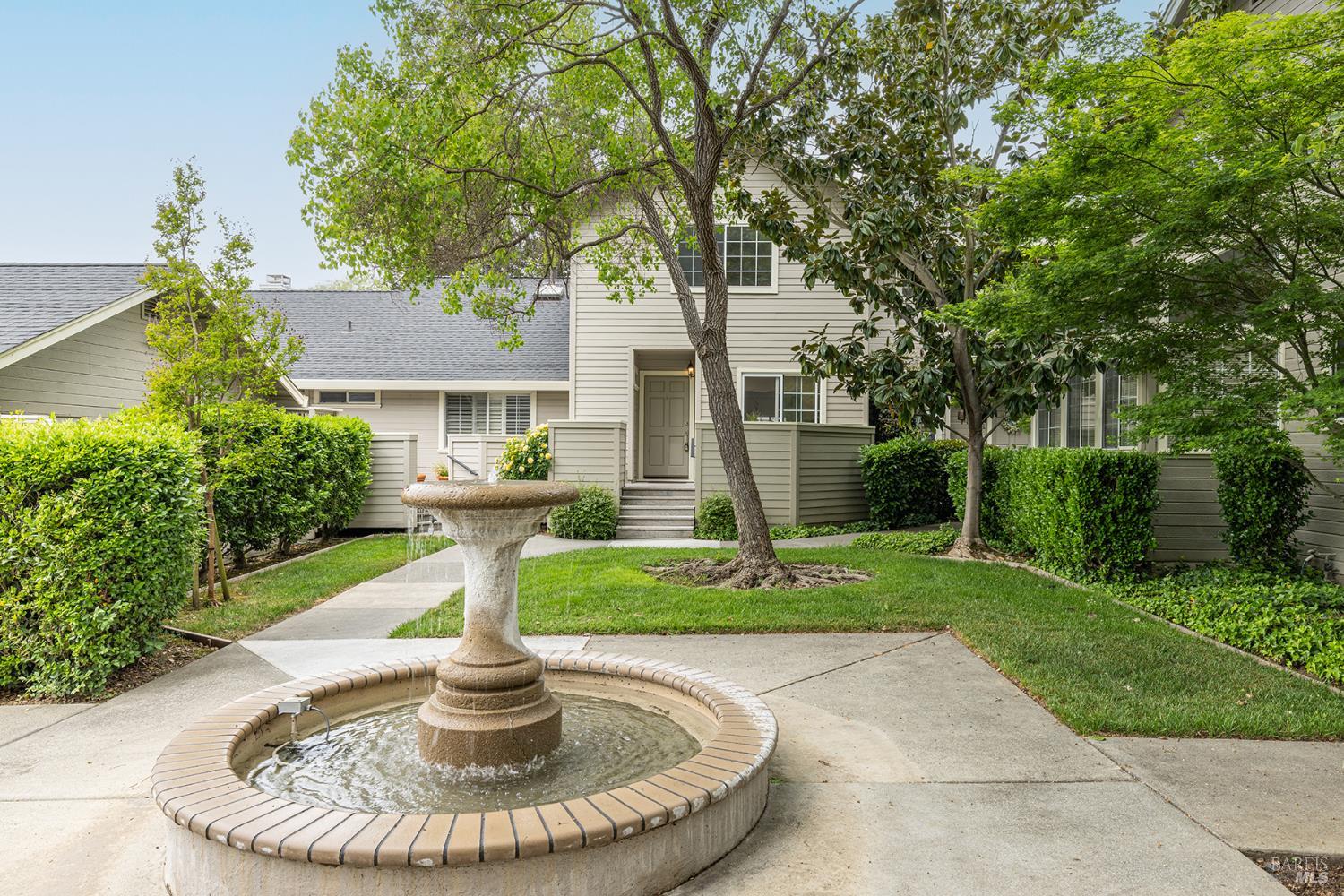 12 Valley Club Circle