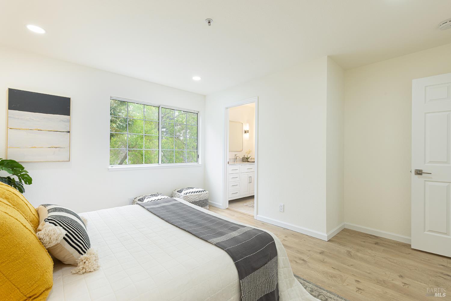 12 Valley Club Circle