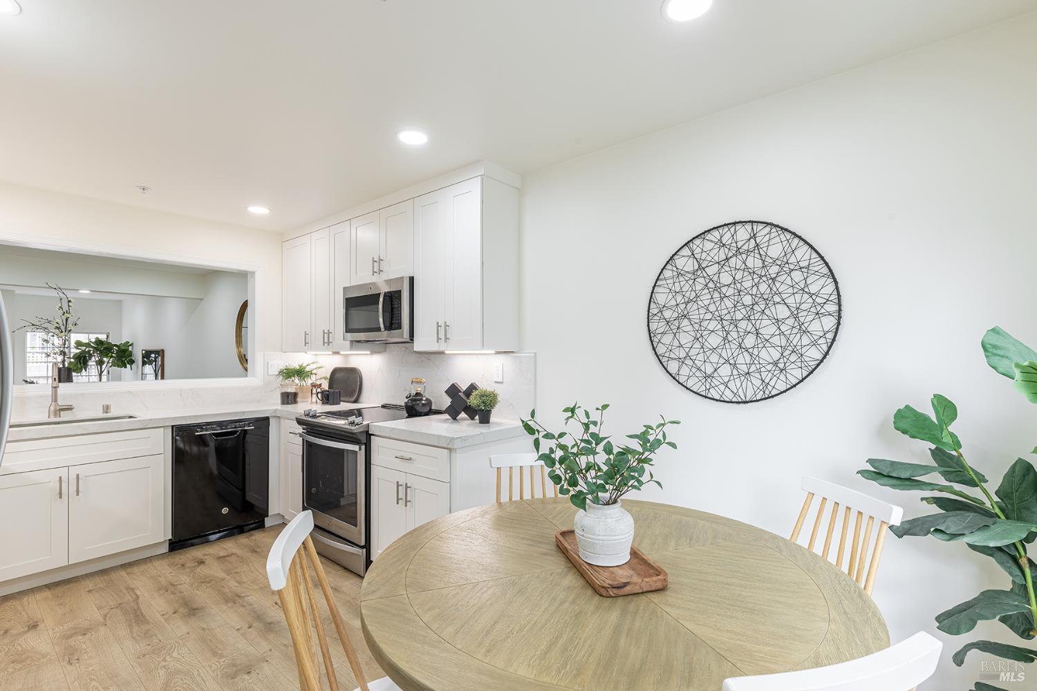 12 Valley Club Circle