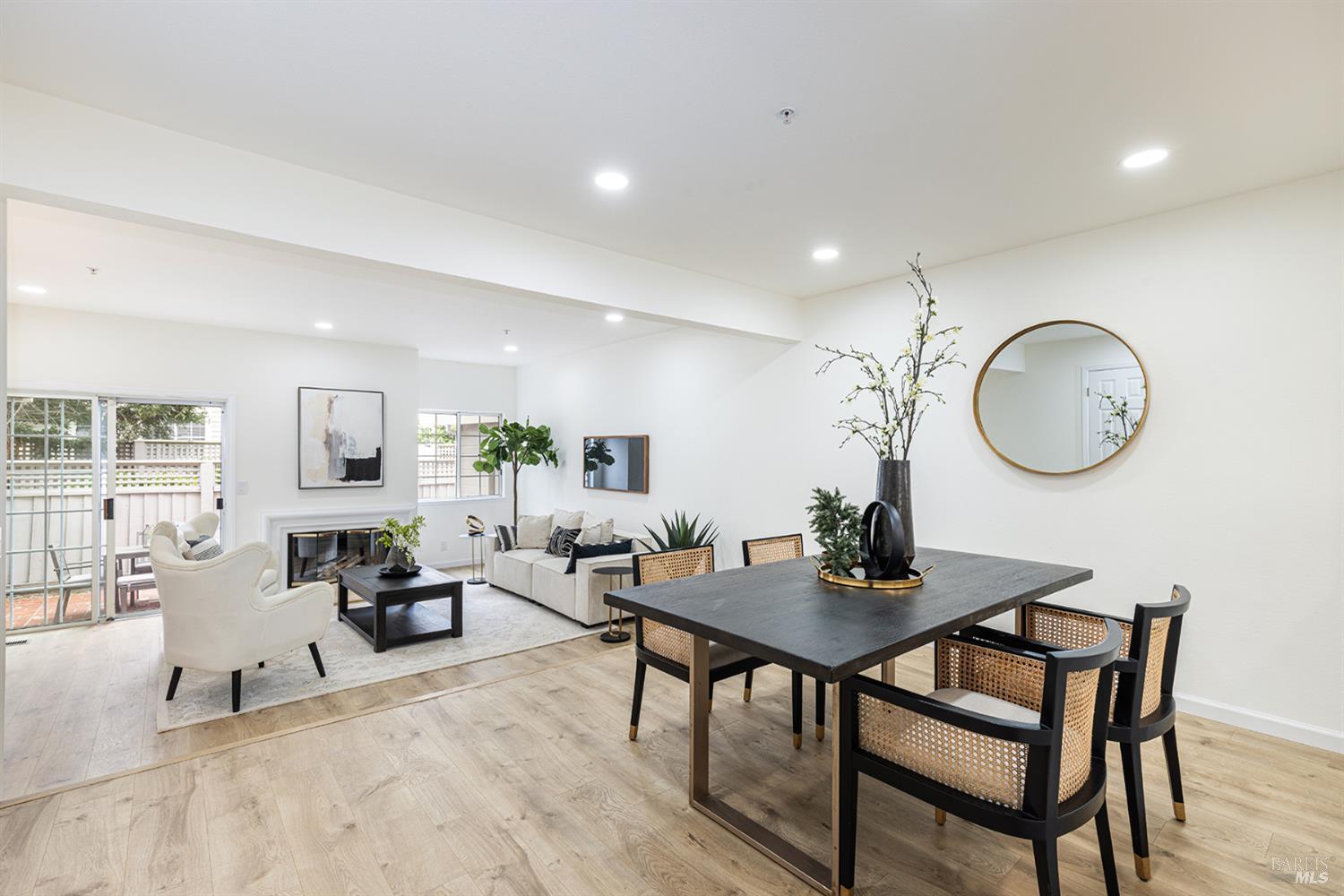 12 Valley Club Circle