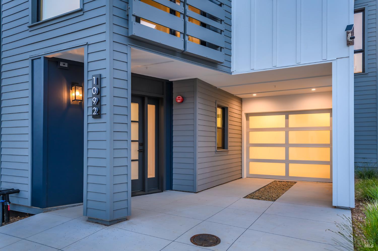 1096 Foster Road