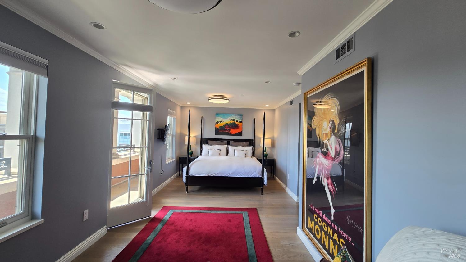 588 Main Street Unit: #306