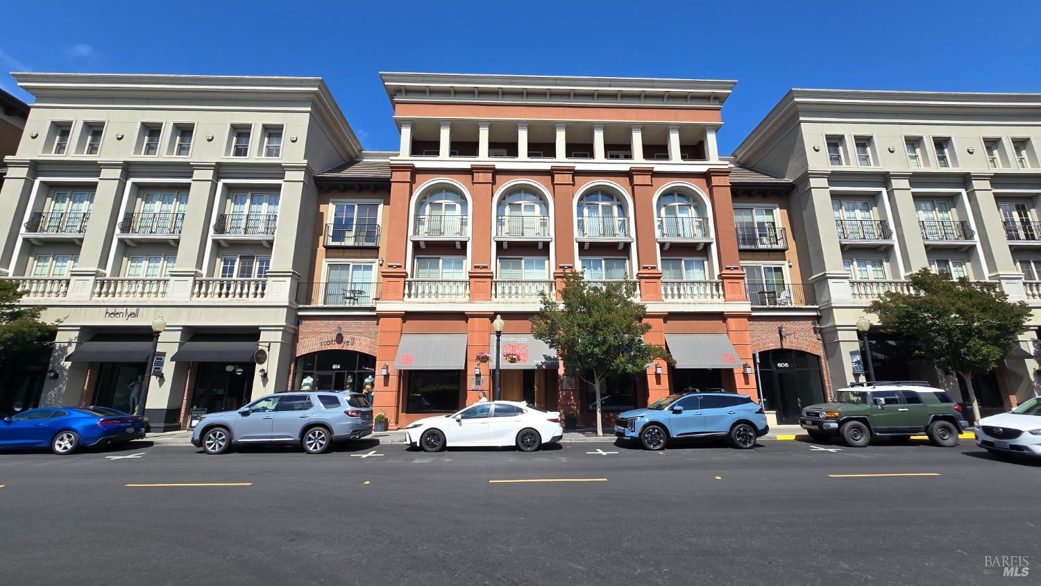 588 Main Street Unit: #306