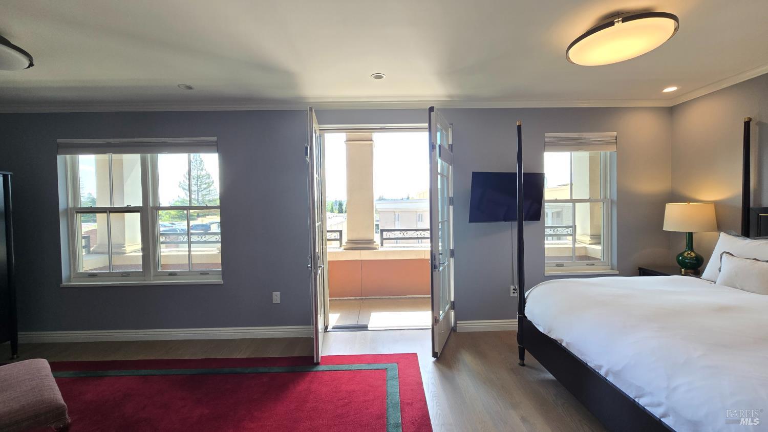 588 Main Street Unit: #306
