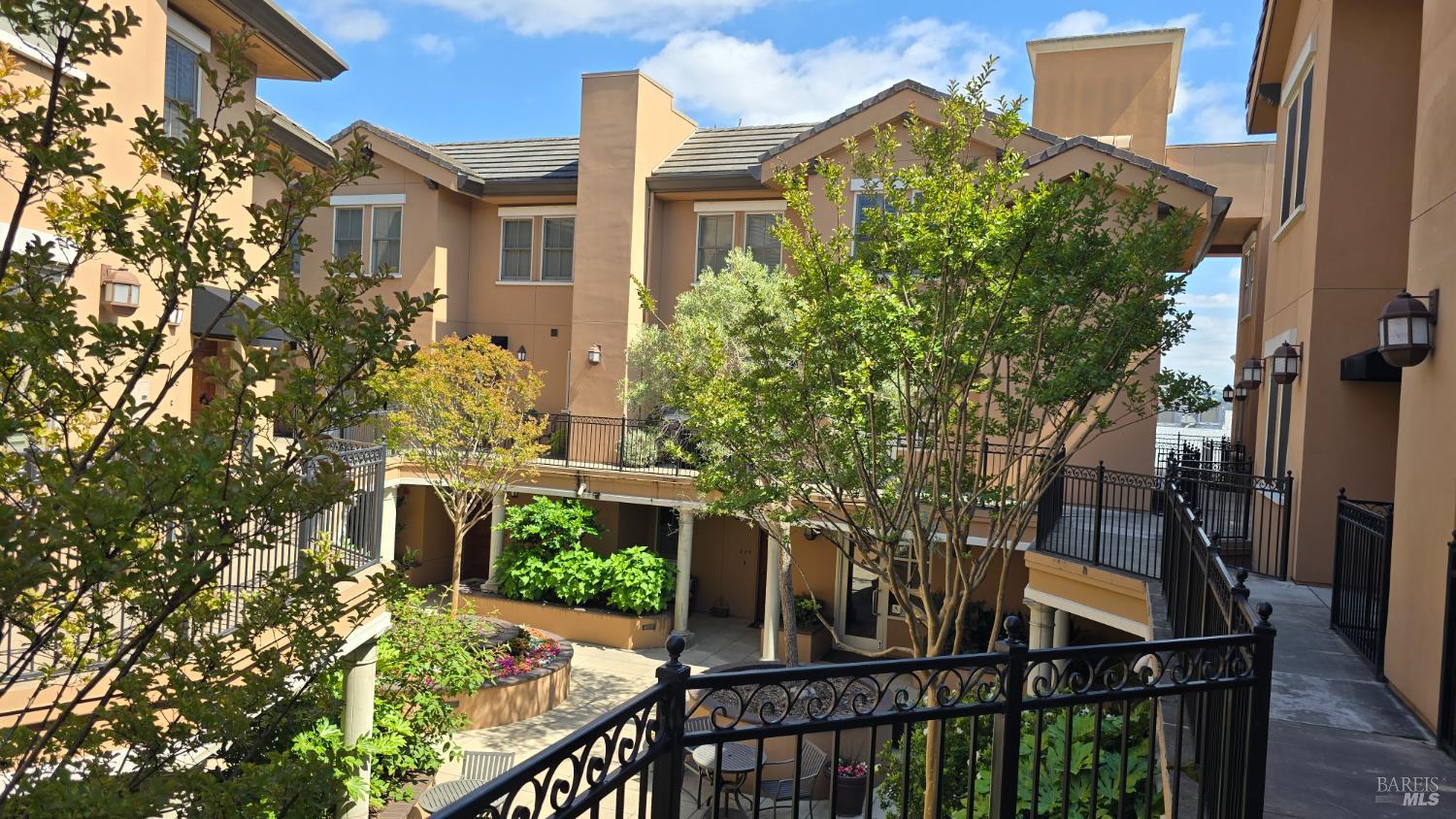 588 Main Street Unit: #306