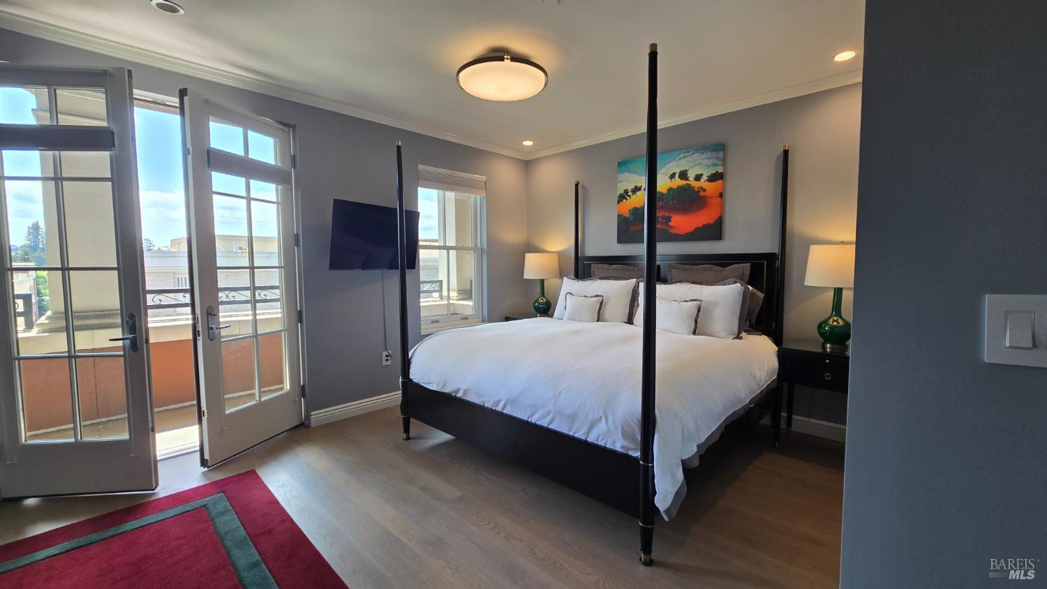 588 Main Street Unit: #306