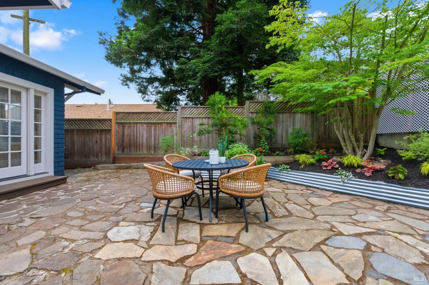 149 E Lilienthal Avenue