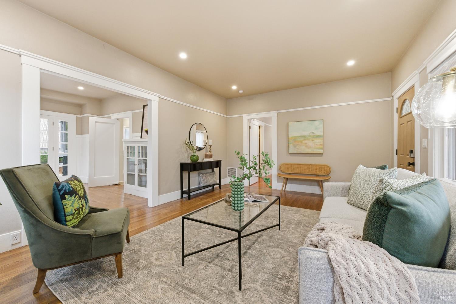 149 E Lilienthal Avenue