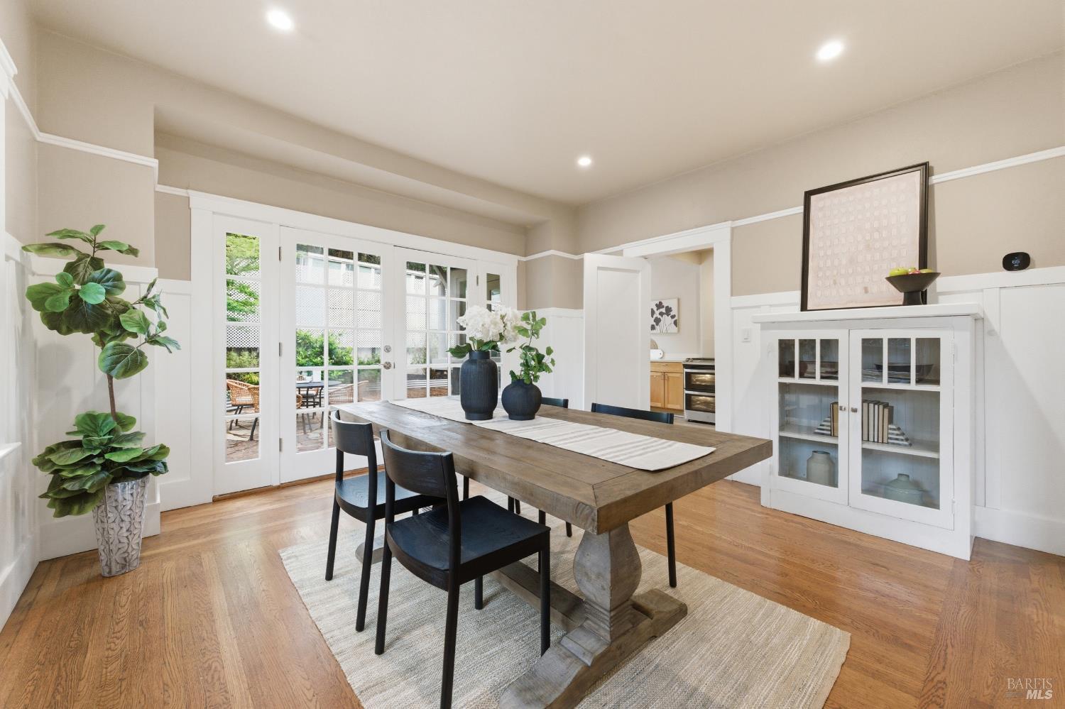 149 E Lilienthal Avenue
