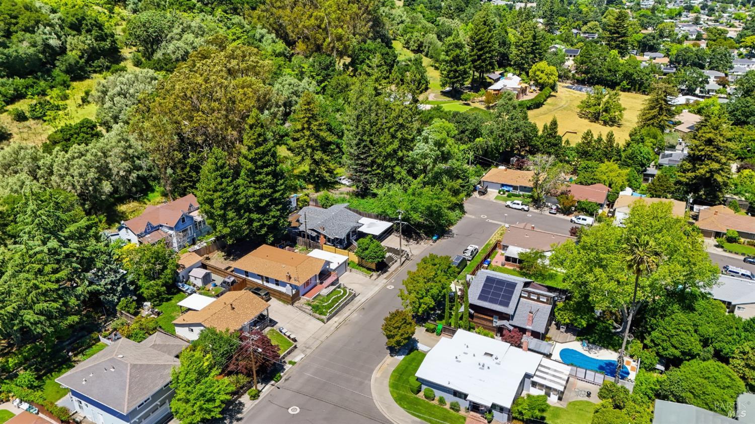 149 E Lilienthal Avenue