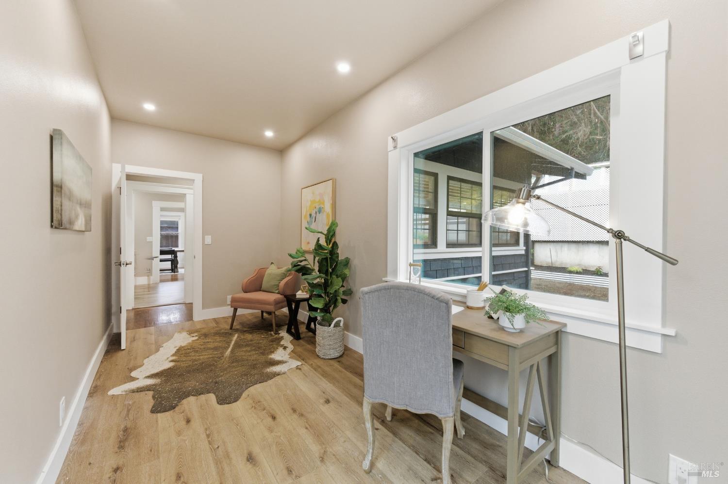 149 E Lilienthal Avenue