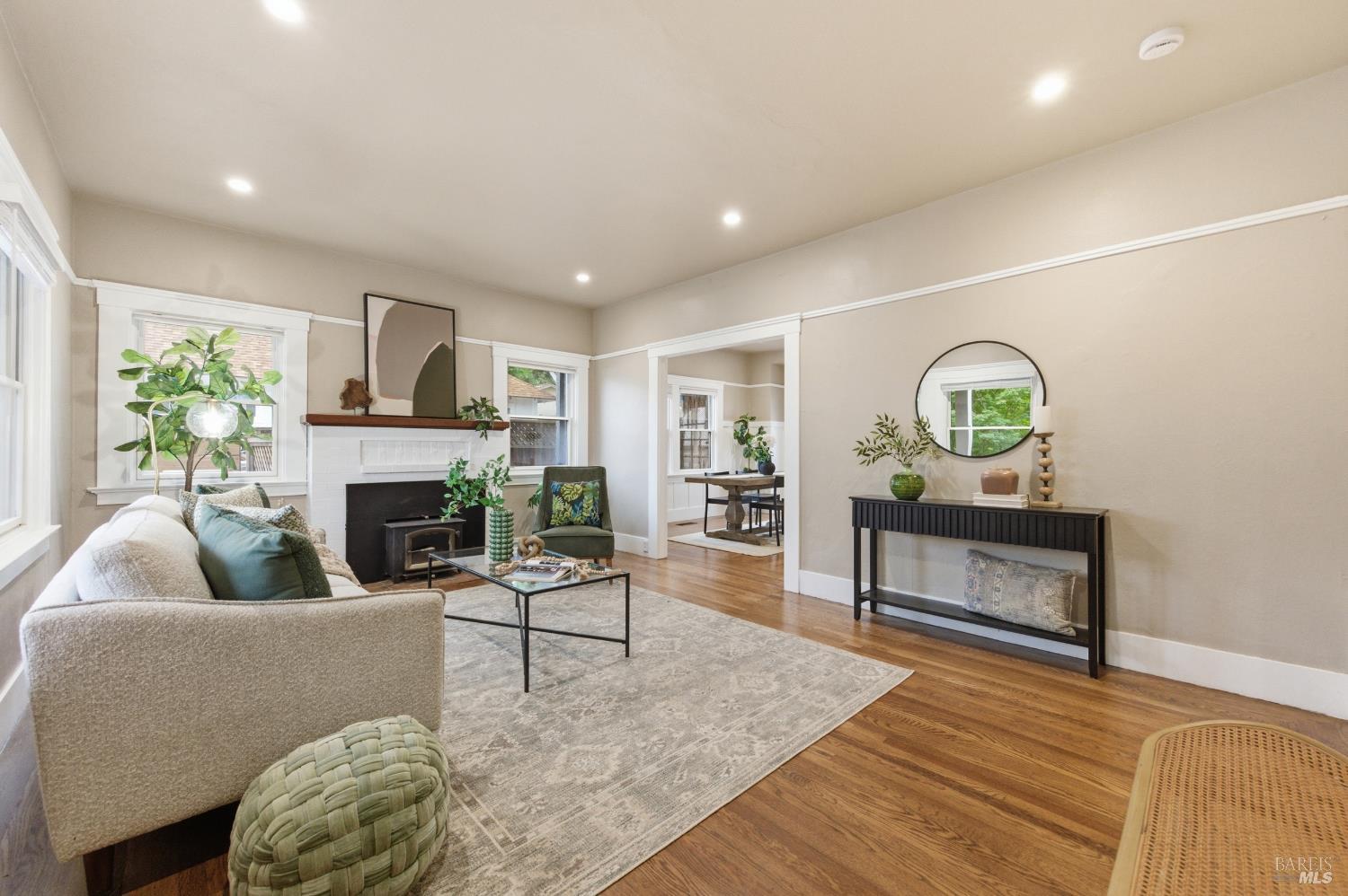 149 E Lilienthal Avenue