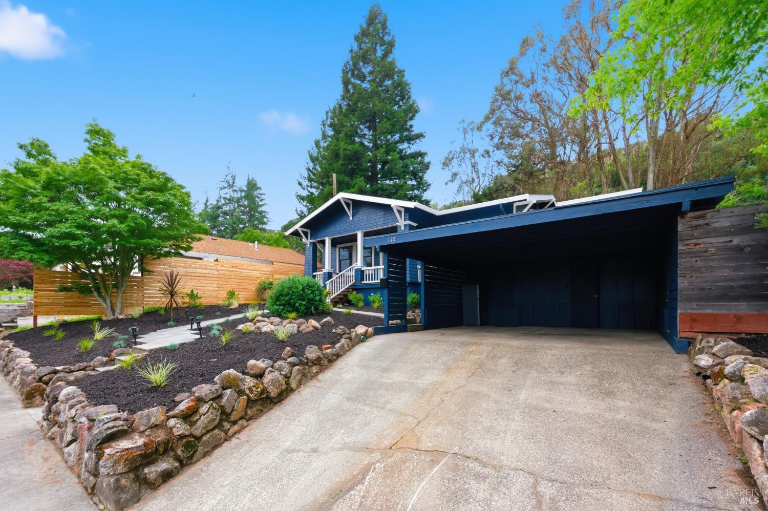 149 E Lilienthal Avenue