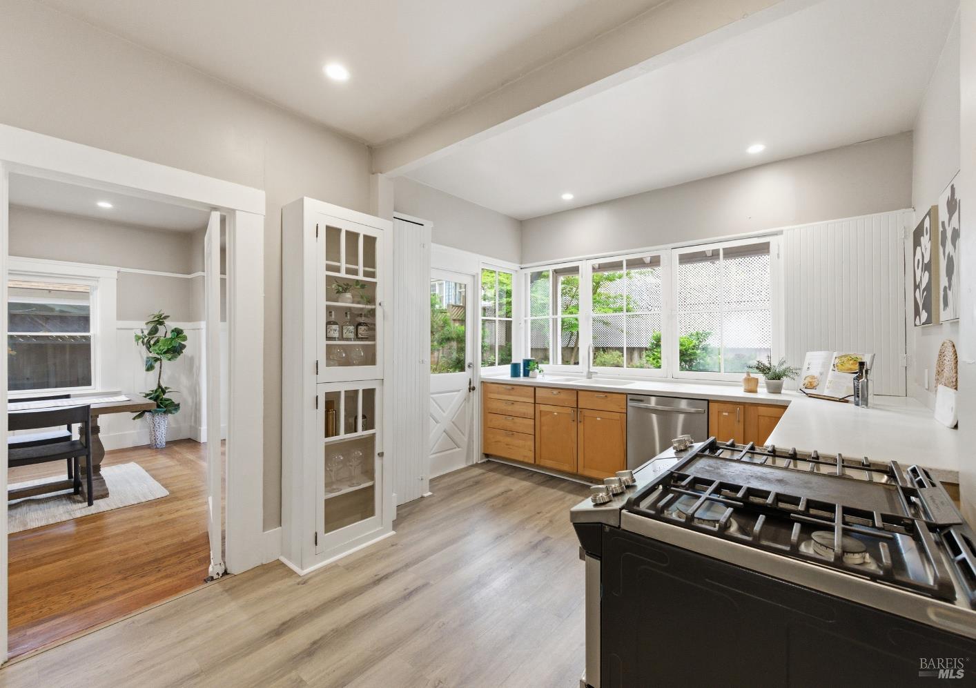 149 E Lilienthal Avenue