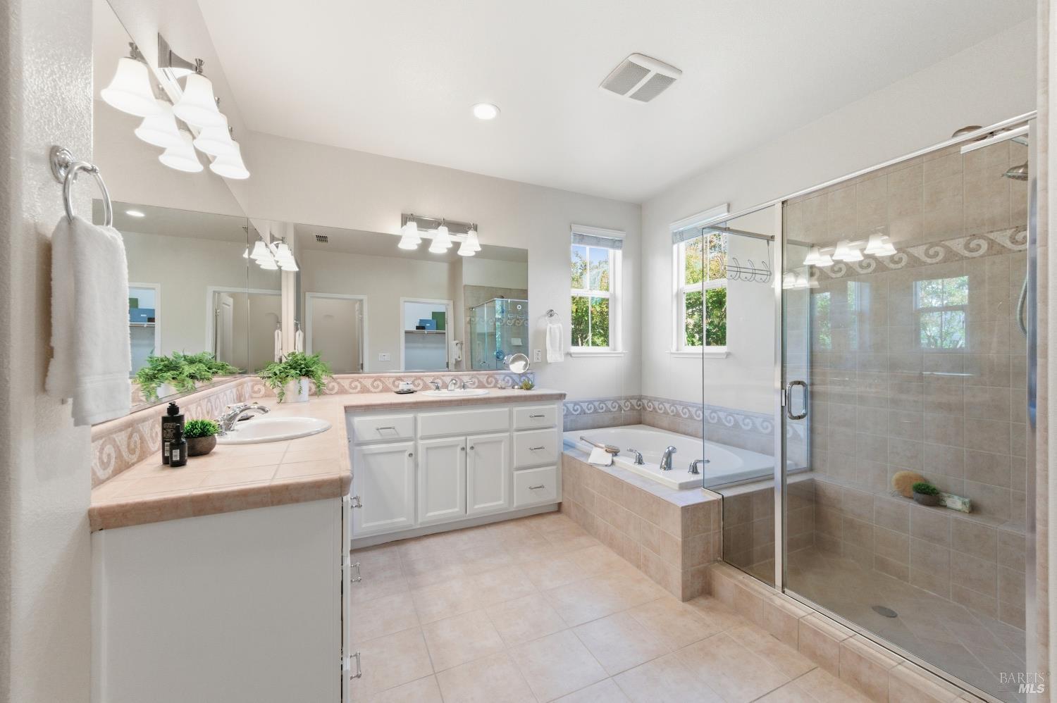 960 Capitola Drive