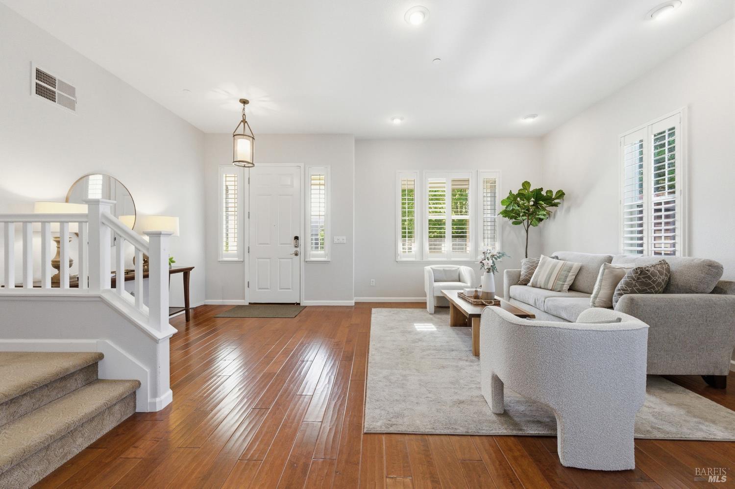 960 Capitola Drive