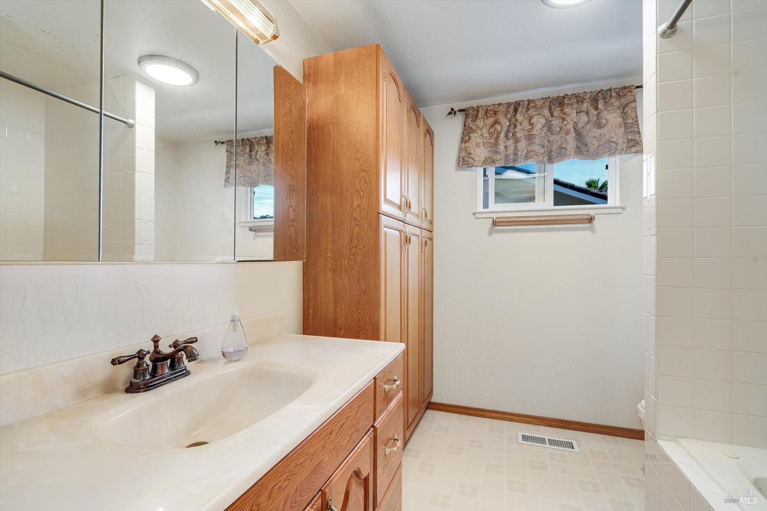 3267 Kensington Circle