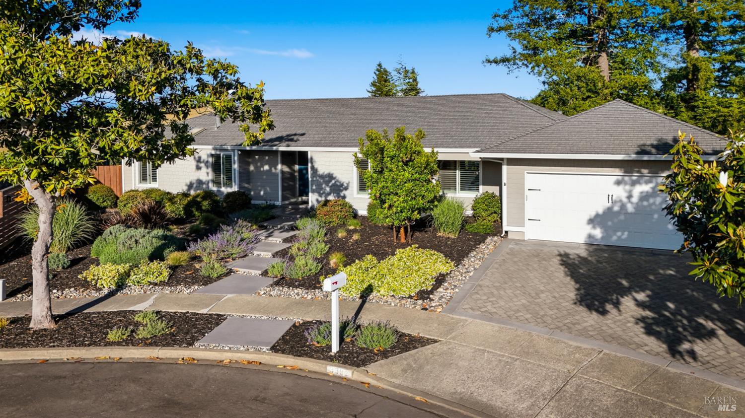 3392 Royal Court