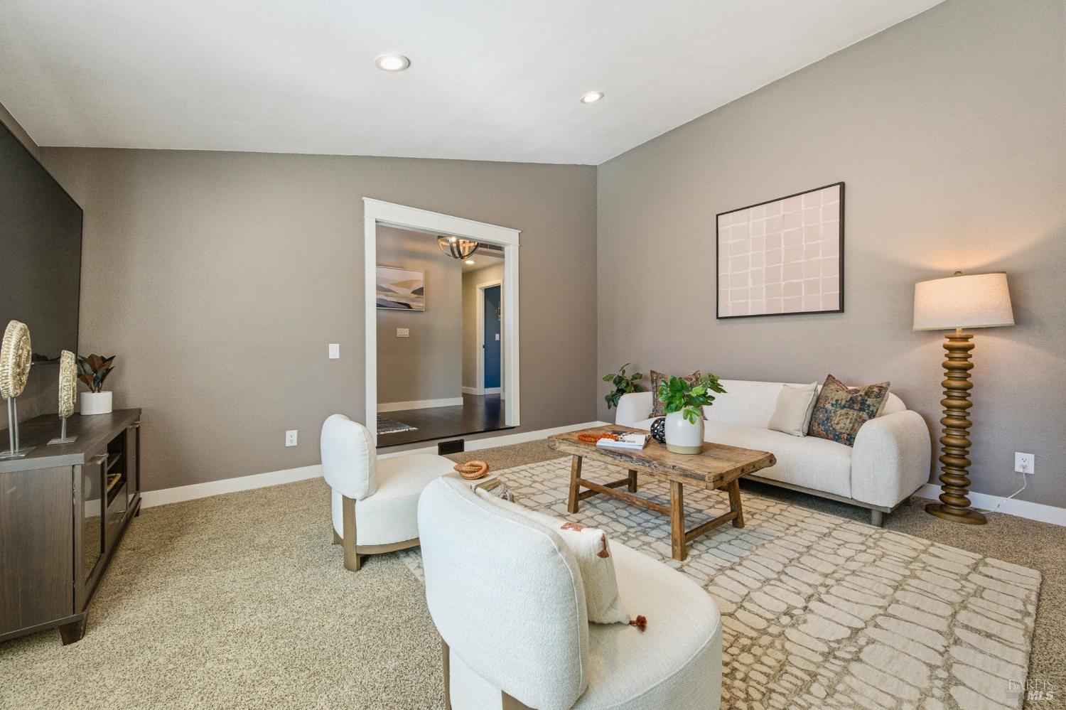 3392 Royal Court