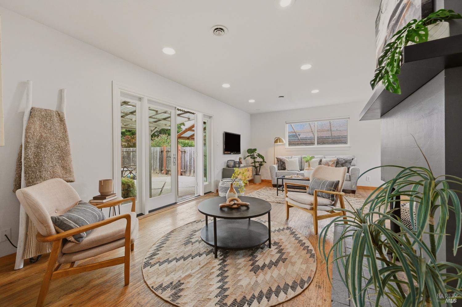 2529 Merced Street