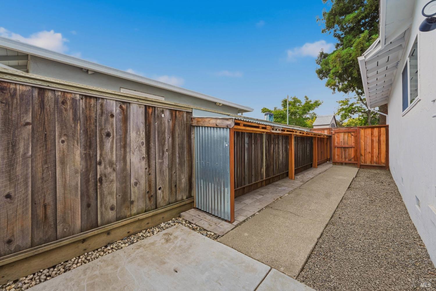 2529 Merced Street