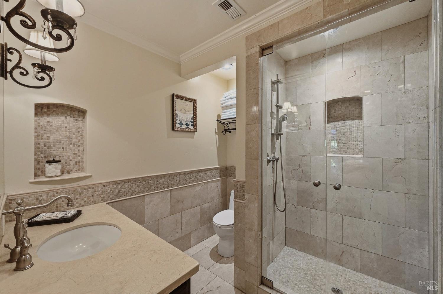 204 Vista Court